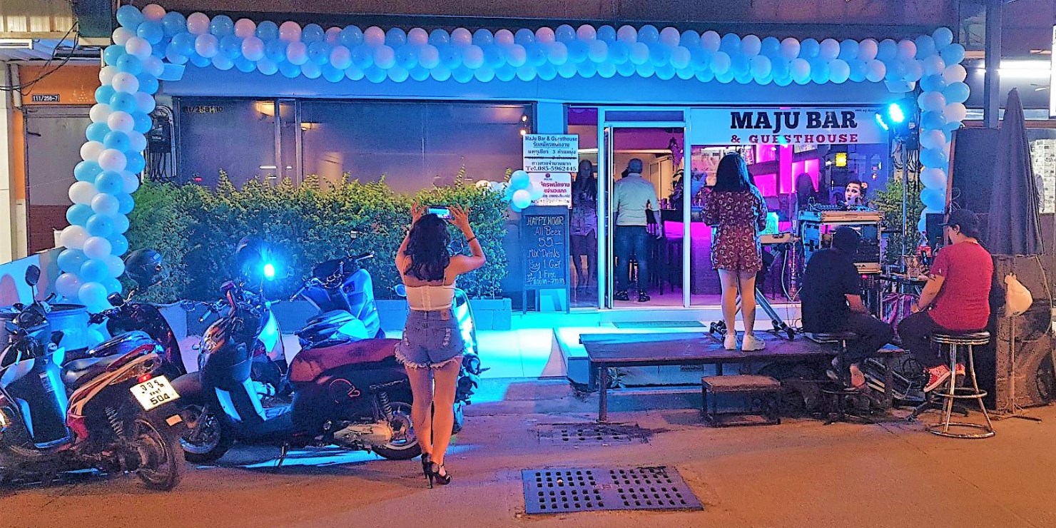 Fresh new place just opened and is located in Soi Buakhao